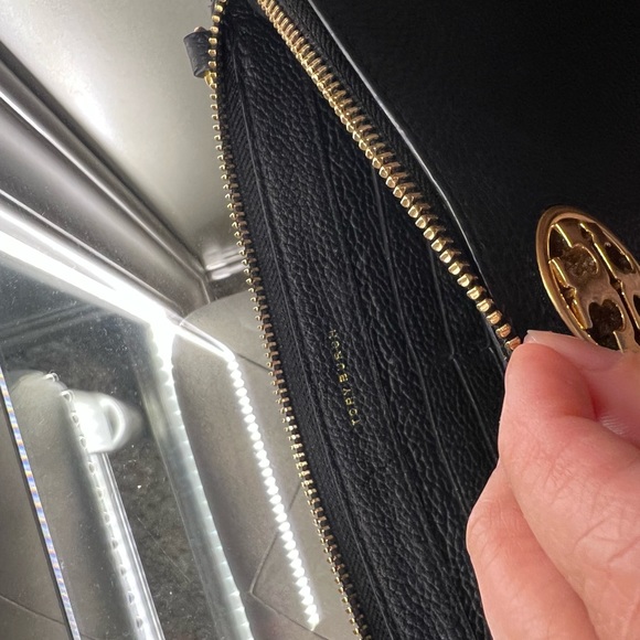 Tory Burch crossbody bag with zipper - Picture 6 of 14